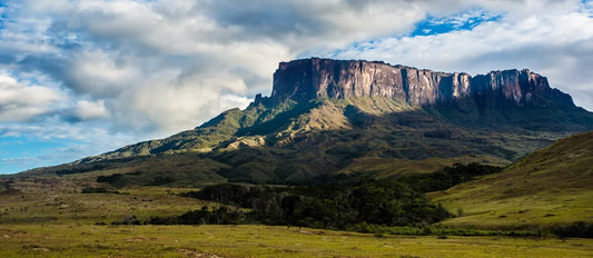 Montagne Tepuy Kukenan dans le parc Canaima au Venezuela